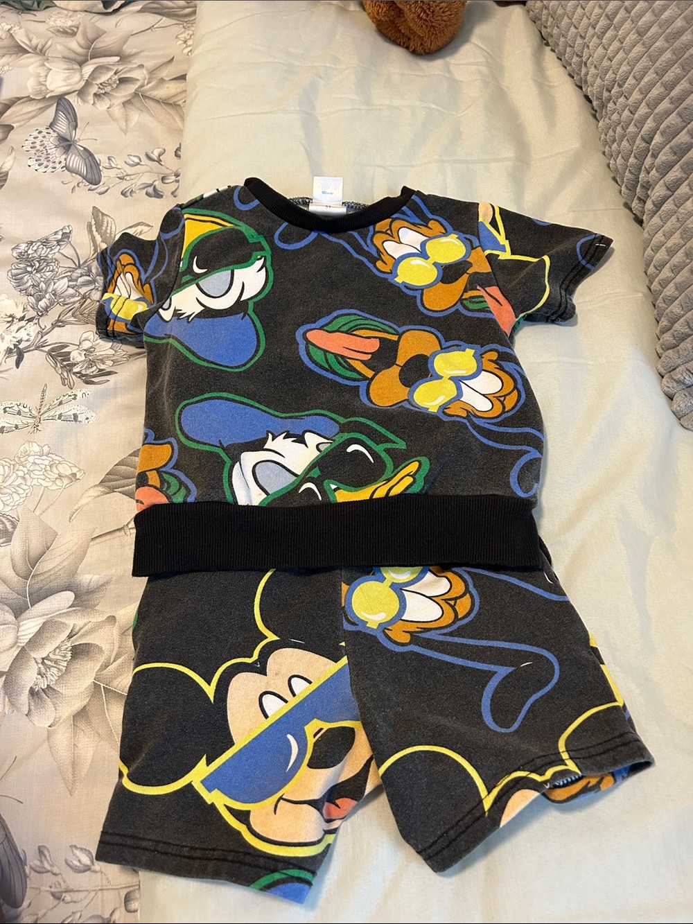 Kids Short-Sleeve Mickey & Friends Black Graphic shorts set